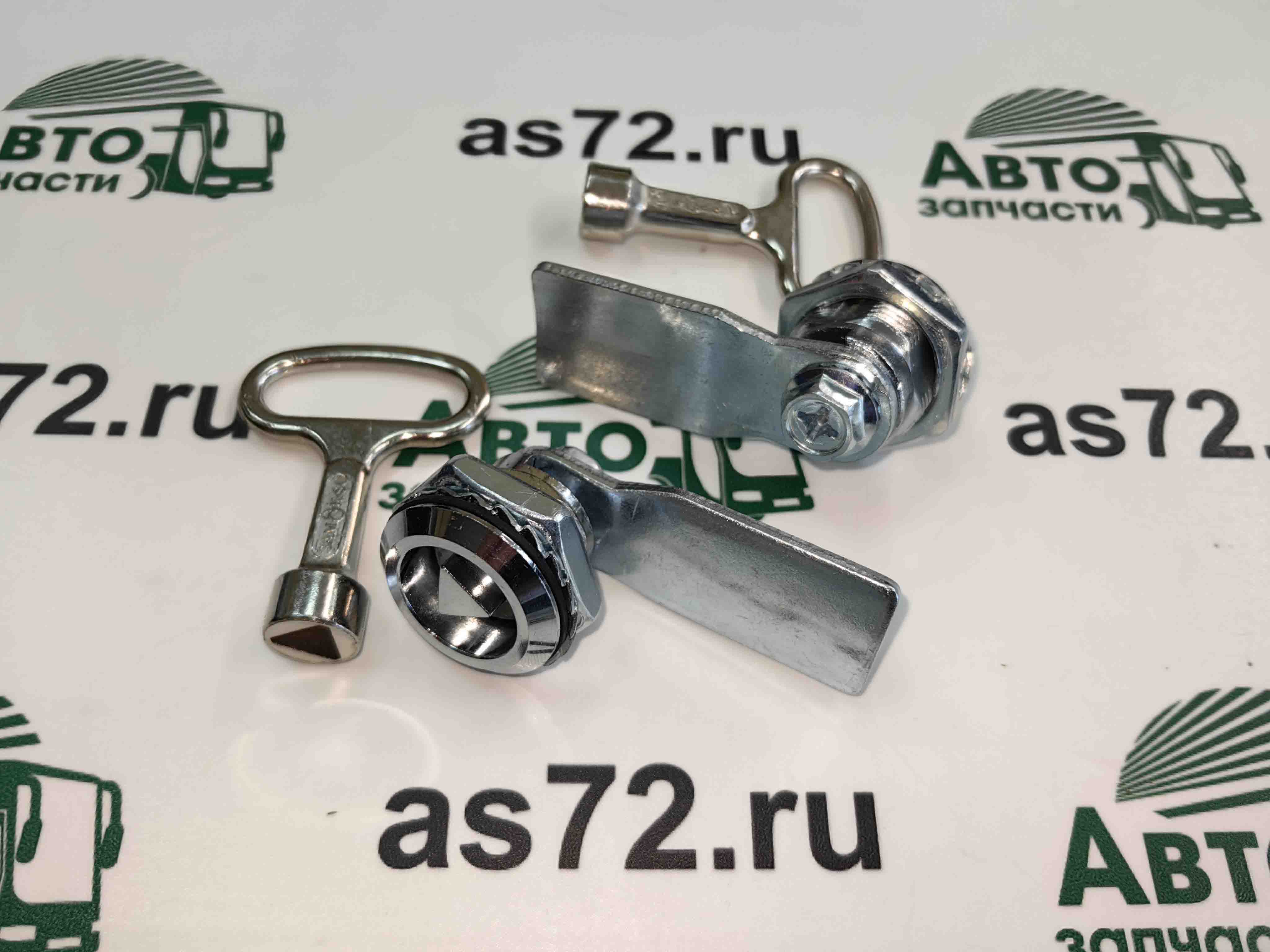 Замок люка 5292.60-5413100-01 (под треугольник) с ключом ЛиАЗ