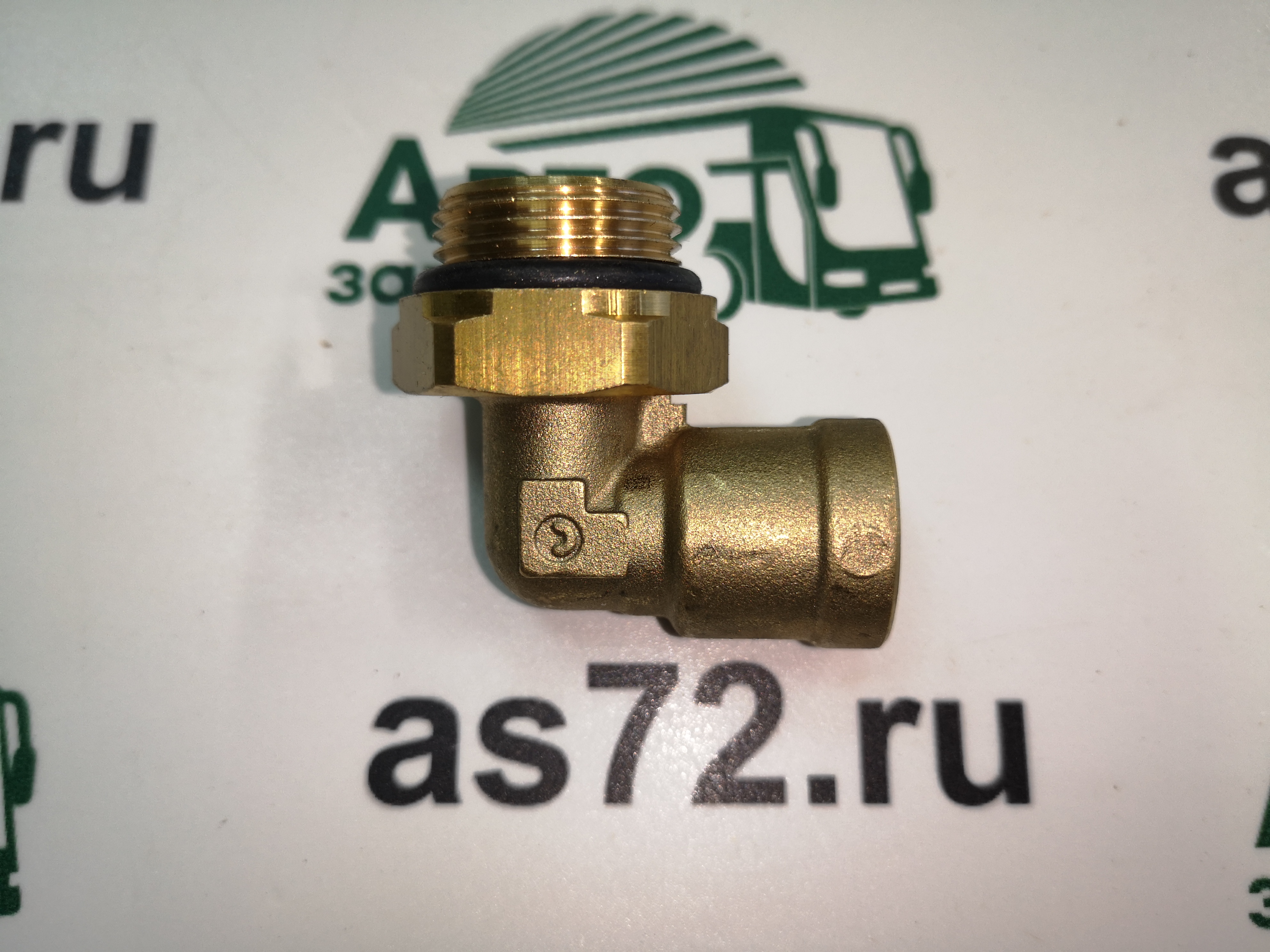 Фитинг угловой 950212М22X15 латунный нар.М22*1,5 Г В12 Camozzi