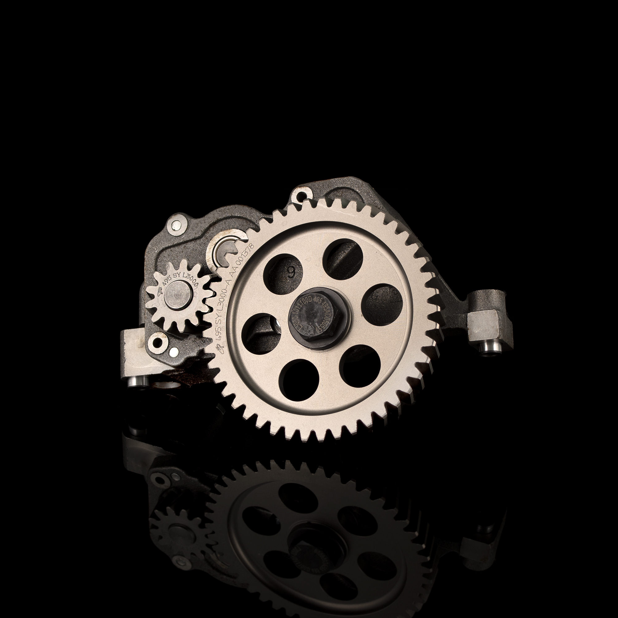 Насос масляный L3000-1011100D YC6L280N-52 Yuchai