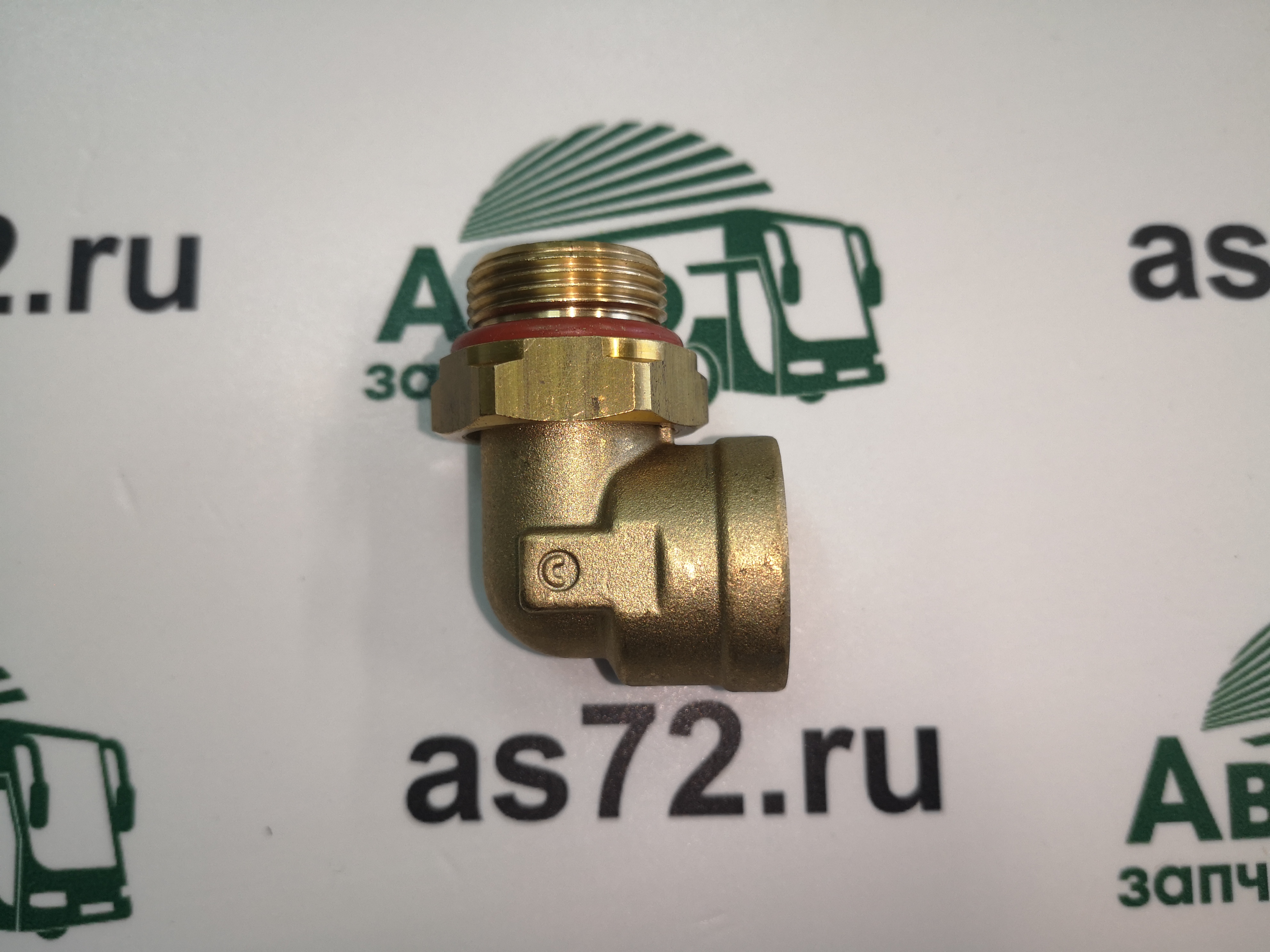 Фитинг угловой 8.9453 латунный нар.M22*1,5 Г  вн.M22*1,5 Camozzi Автодизель ЯМЗ