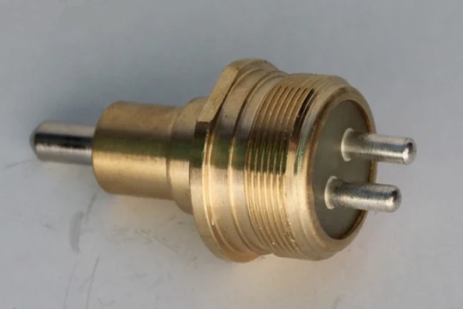 Датчик заднего хода 1156307004 длинный шток КПП ZF S6-80 Shaft-Gear