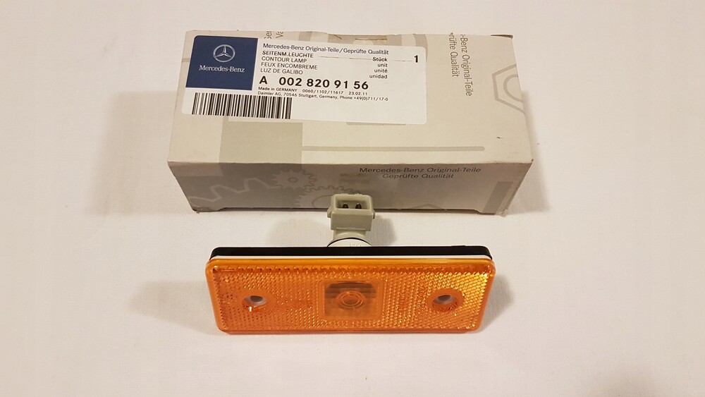 Фонарь боковой габаритный A0028209156 12/24В оранжевый Mercedes
